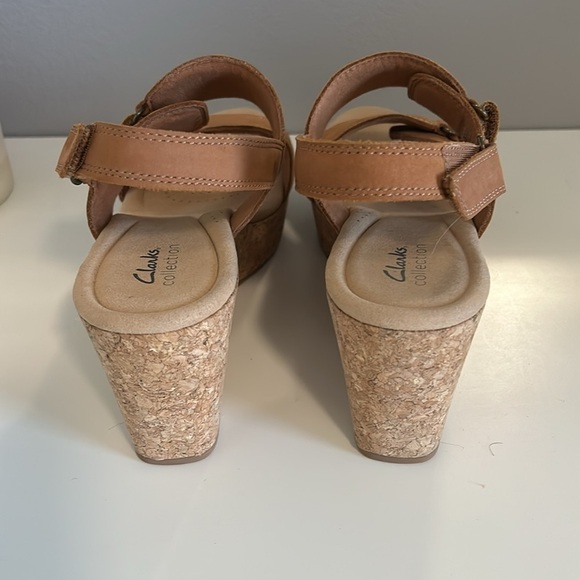 Clarks wedged sandal size 11M - Picture 3 of 4